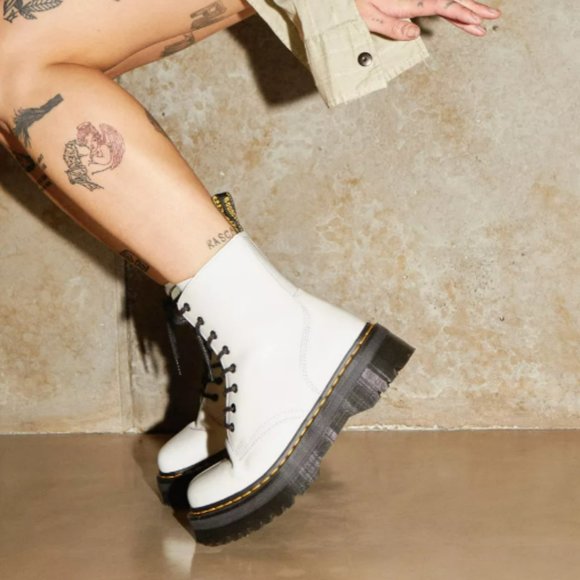 Dr. Martens Jadon Boots Smooth White Size Women's 6 - Picture 1 of 6